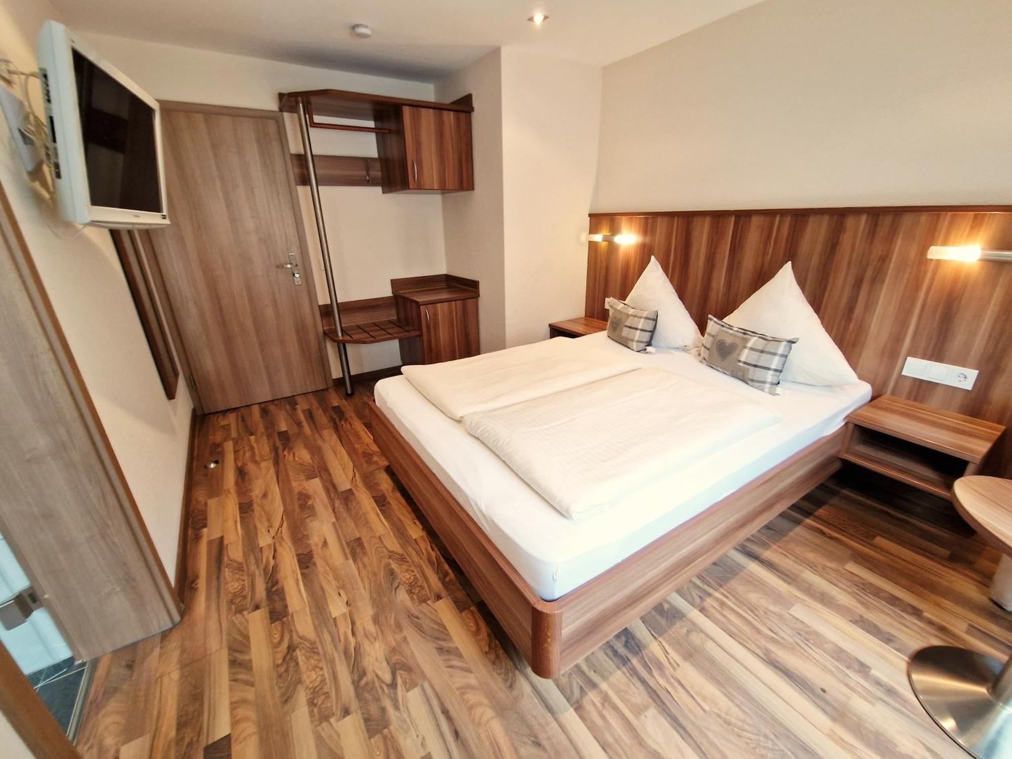 Мини-отель Landgasthof Rebstock 3*